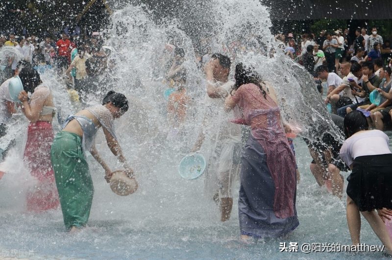 2022年西双版纳泼水节是几月几号（西双版纳泼水节图片高清）-3