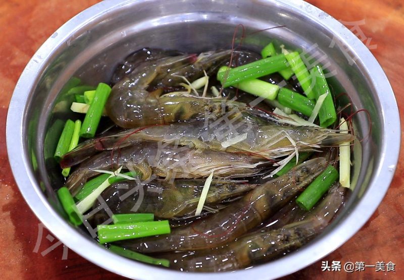 怎么做大虾好吃又简单（水煮大虾的正确做法）-2