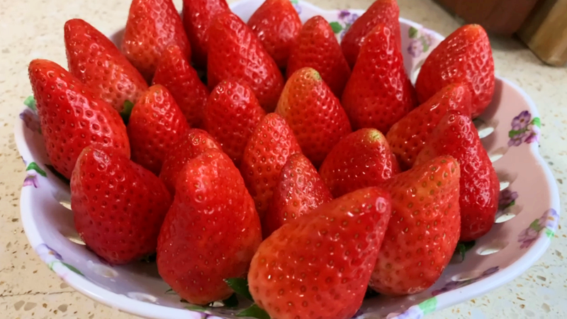 怎样洗草莓才干净又好吃（教你清洗草莓的4种最佳方法吃着更放心）-5