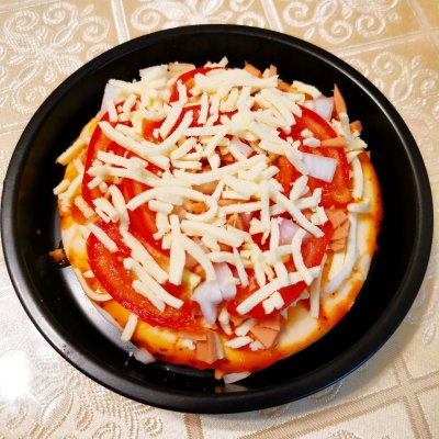 空气炸锅披萨的制作方法（几分钟就能学会的空气炸锅披萨做法好吃简单易学）-6