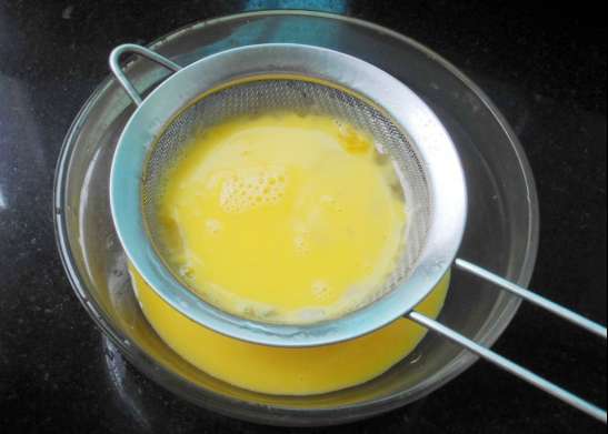 一个蛋水蒸蛋要蒸多久（大厨教你3个技巧做出来的水蒸蛋比豆腐还嫩）