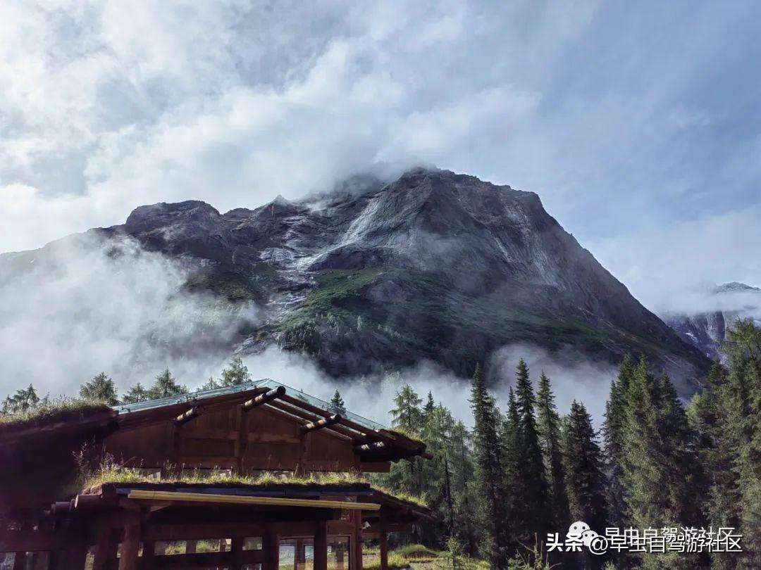 四姑娘山哪些景点必去（外地人旅游必看8月四姑娘山旅游攻略）