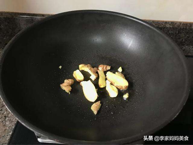 牛肉炖萝卜放大料吗（牛肉炖萝卜炖牛肉最忌讳两种佐料一加就变味）