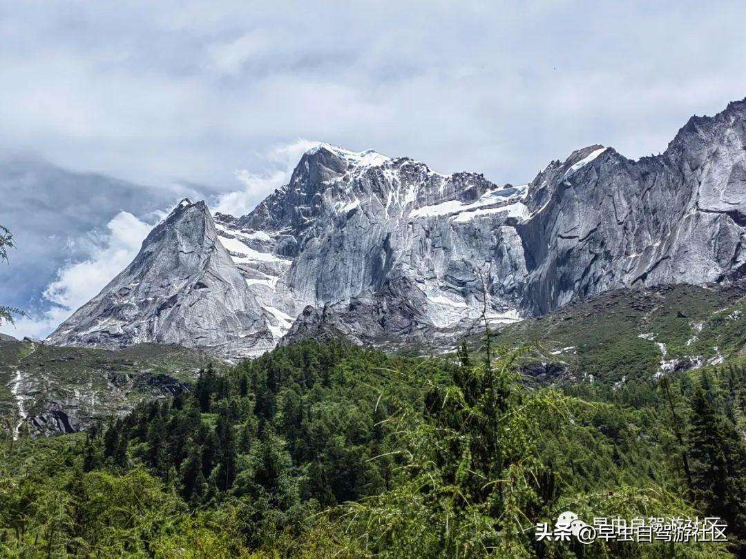 四姑娘山哪些景点必去（外地人旅游必看8月四姑娘山旅游攻略）