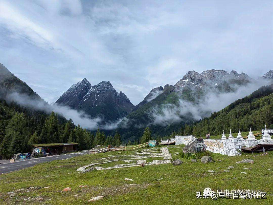 四姑娘山哪些景点必去（外地人旅游必看8月四姑娘山旅游攻略）