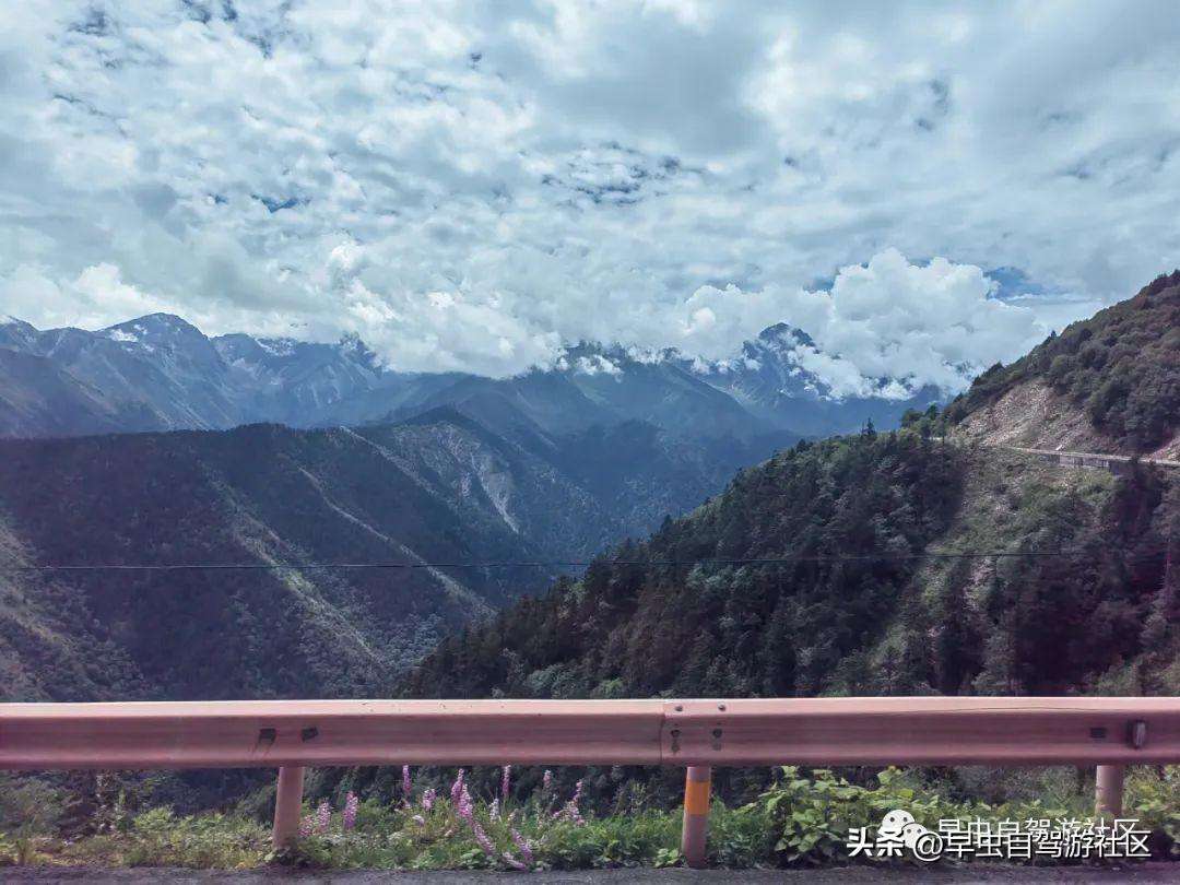 四姑娘山哪些景点必去（外地人旅游必看8月四姑娘山旅游攻略）