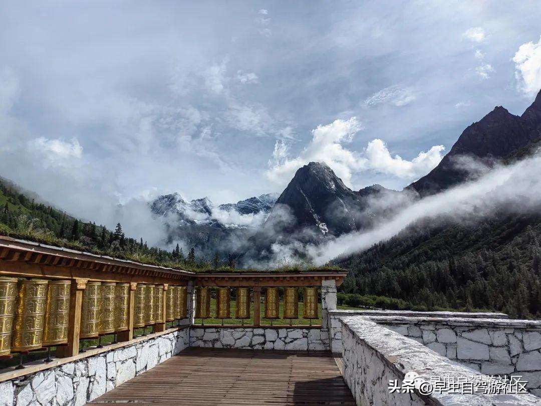 四姑娘山哪些景点必去（外地人旅游必看8月四姑娘山旅游攻略）