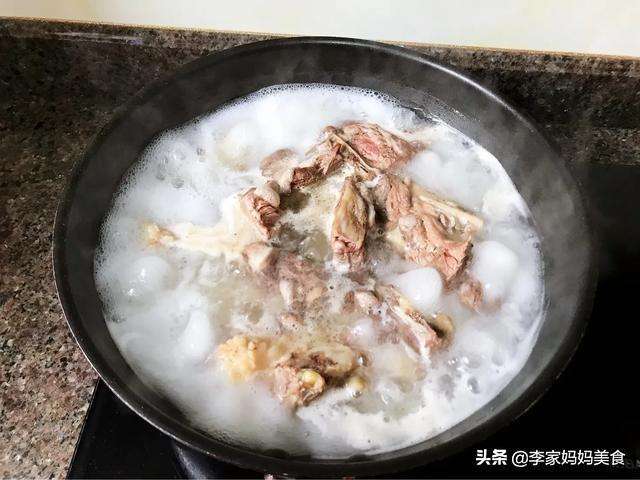 牛肉炖萝卜放大料吗（牛肉炖萝卜炖牛肉最忌讳两种佐料一加就变味）