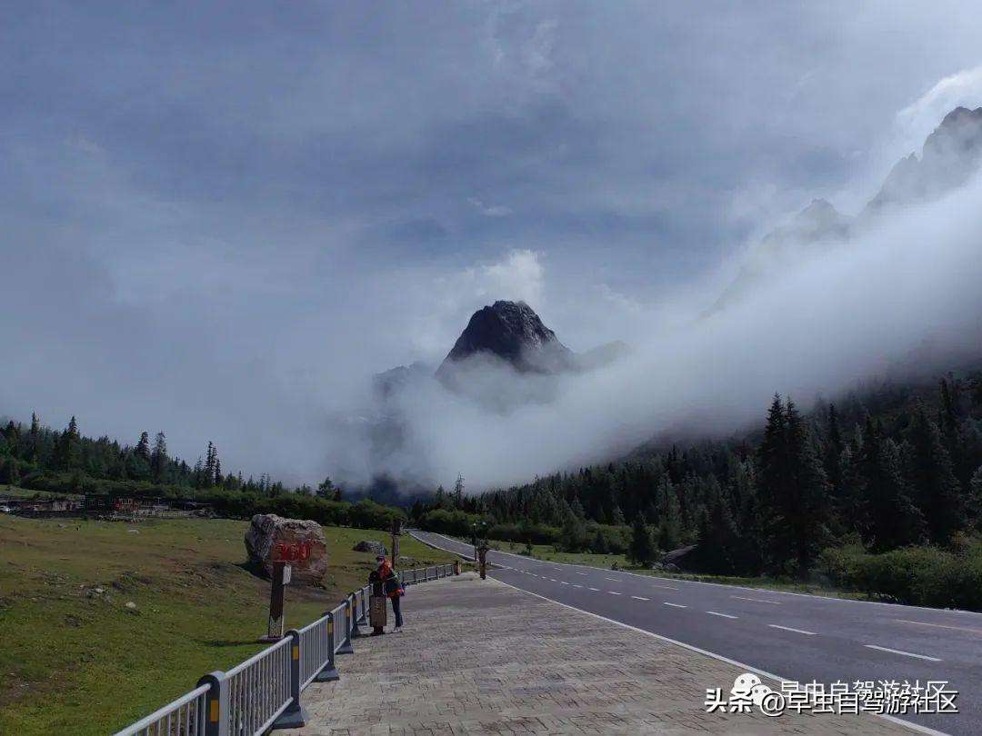 四姑娘山哪些景点必去（外地人旅游必看8月四姑娘山旅游攻略）