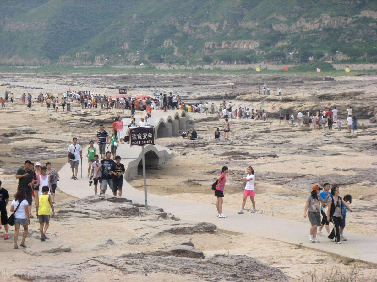 壶口瀑布在哪（壶口瀑布地理位置介绍）