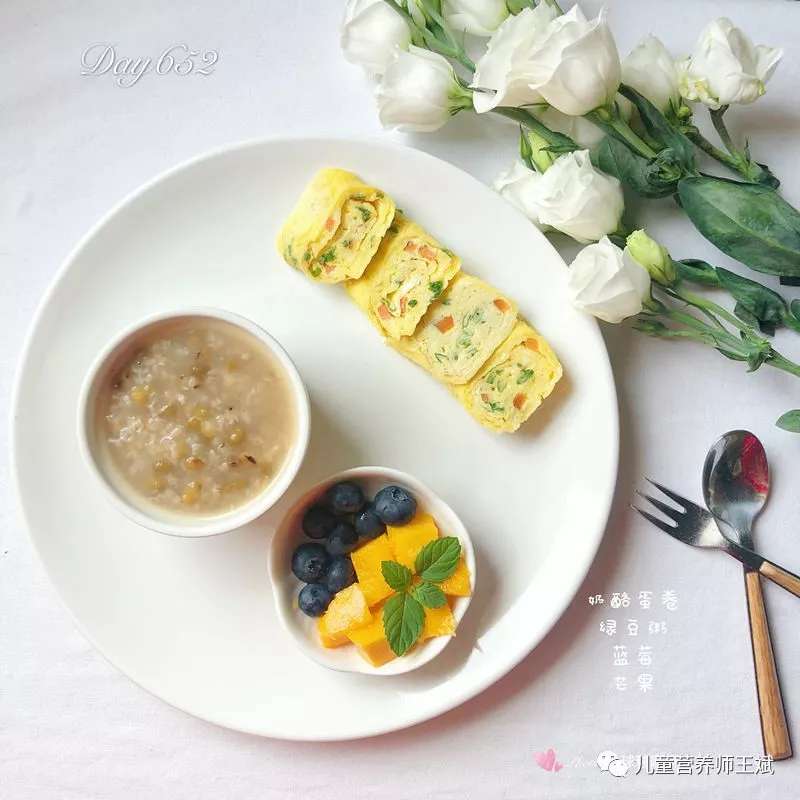 幼儿的日常饮食怎么安排（6~12月宝宝一日饮食安排）