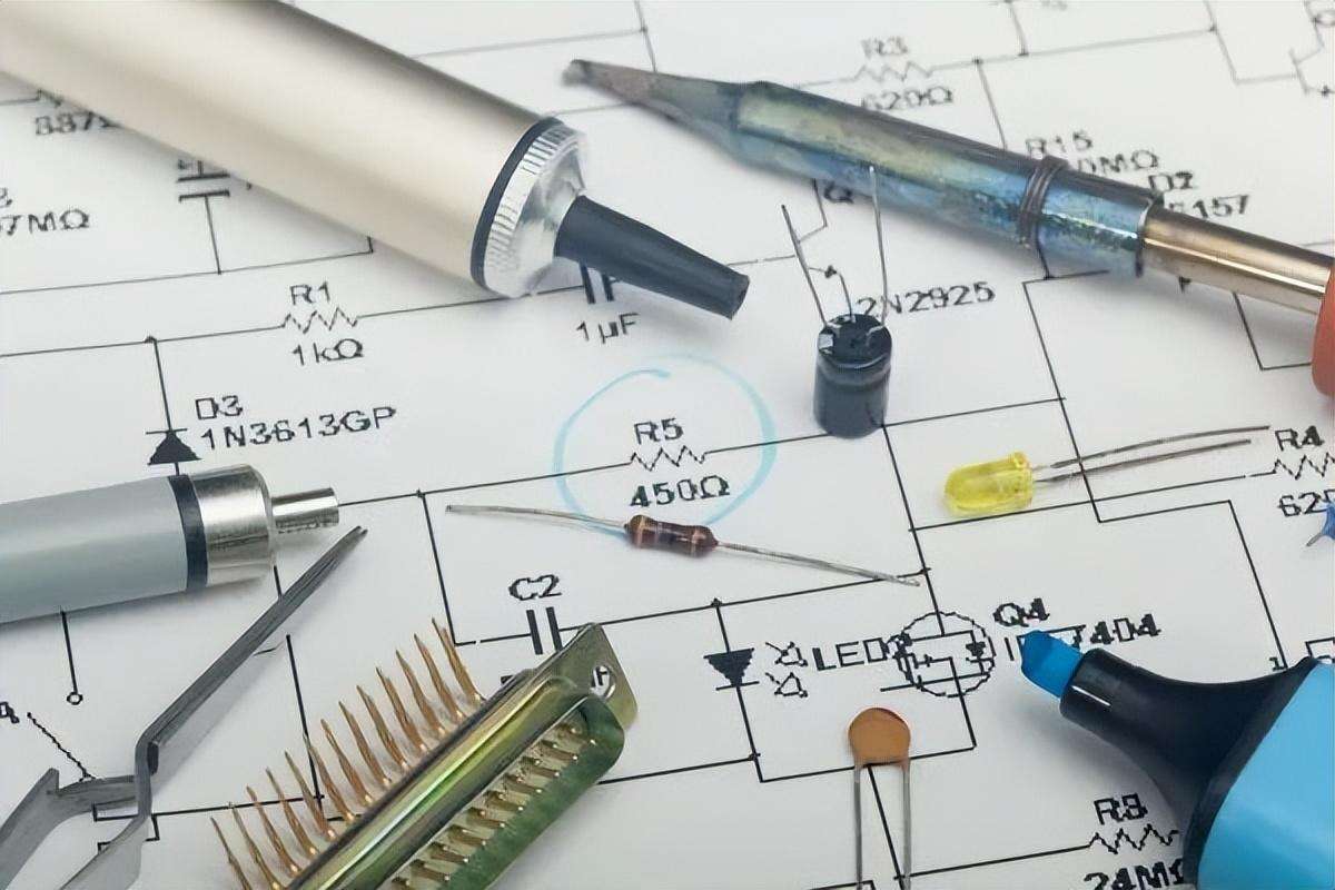 PCB布局设计入门步骤（了解电子初学者的PCB基础）