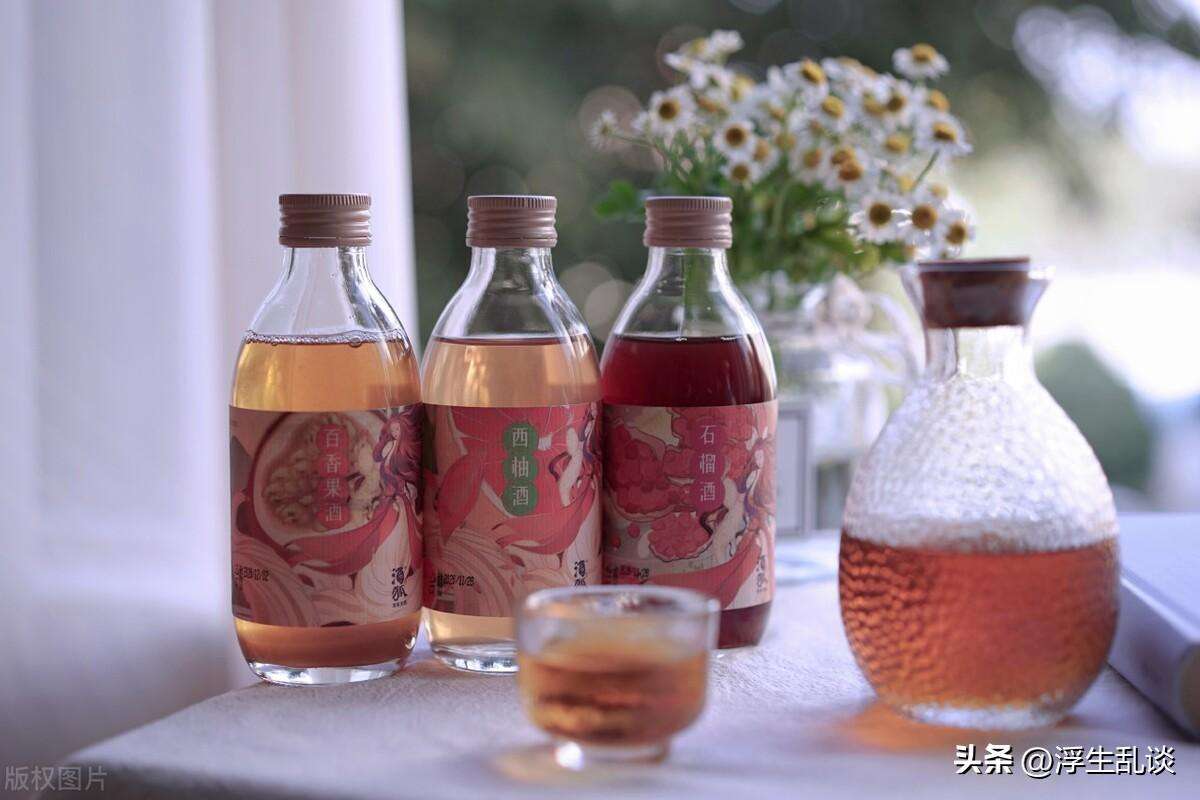 小酒喝到微醺怎么形容（高级小众的微醺酒文案）