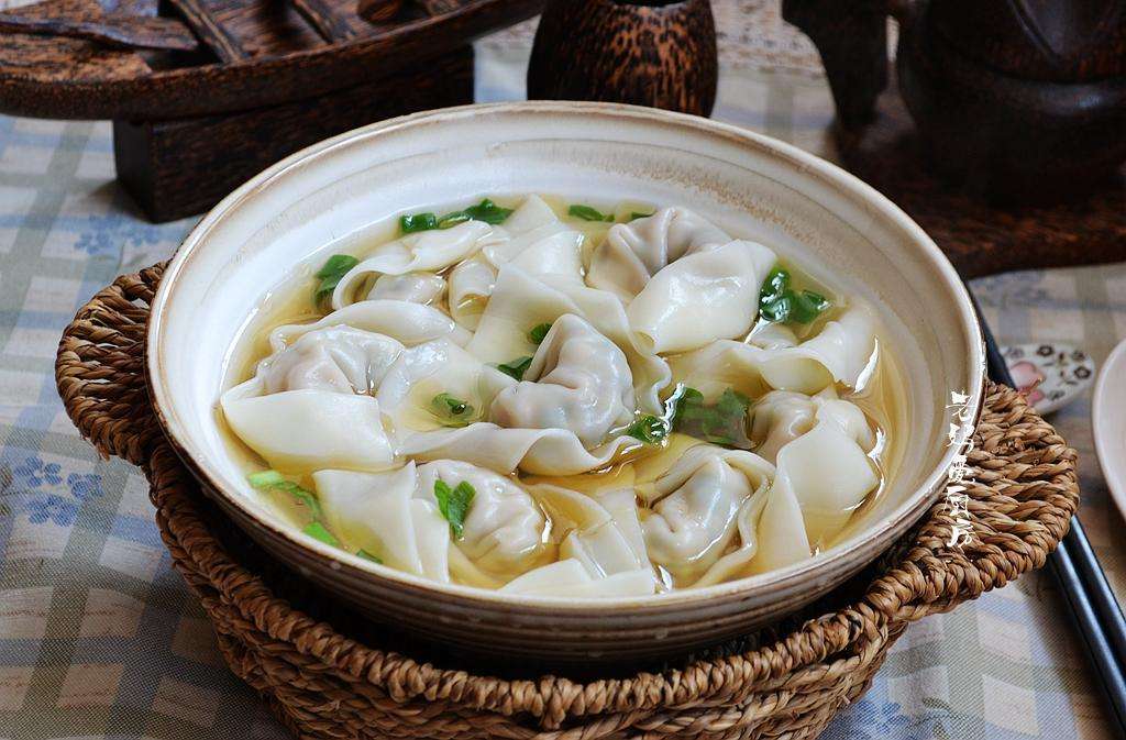 饺子皮可以替代馄饨皮吗（一文解读馄饨与饺子到底有什么不同）