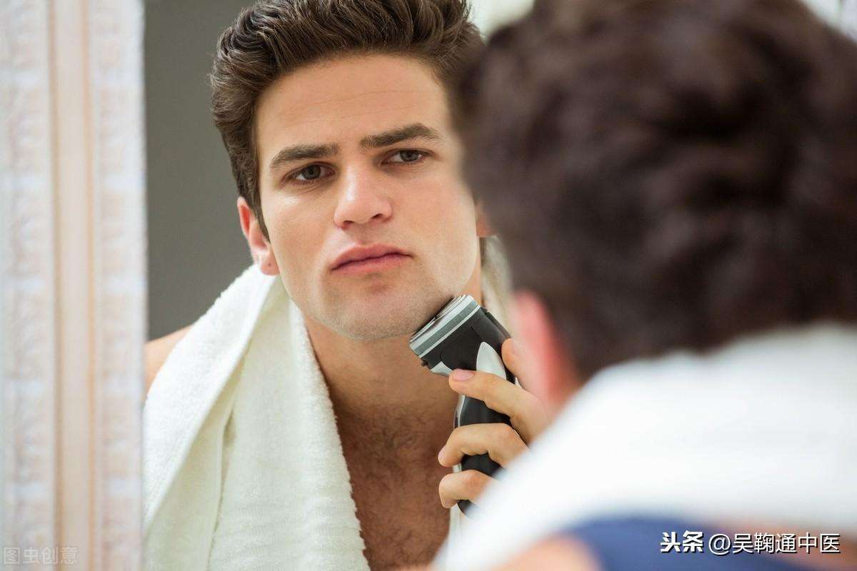每天刮胡子的最佳时间是几点(男生一天刮胡子的最佳时间最好避开这3个